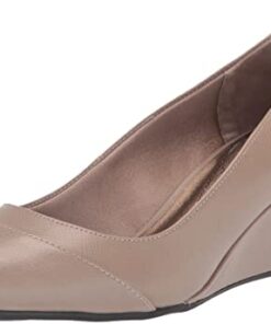 LifeStride Women’s Dreams Wedge Pump, Stone, 7 M US