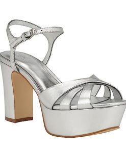 GUESS Women’s HAYLO Heeled Sandal, Silver, 6.5