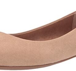 Amazon Essentials Women’s Pointed-Toe Ballet Flat, Beige Microsuede, 8