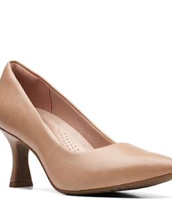 Clarks Women’s Kataleyna Gem Pump, Warm Beige Leather, 9