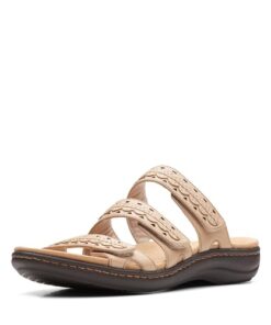 Clarks Collection Women’s Laurieann Cove flats-sandals, Sand Leather, 8 Medium US